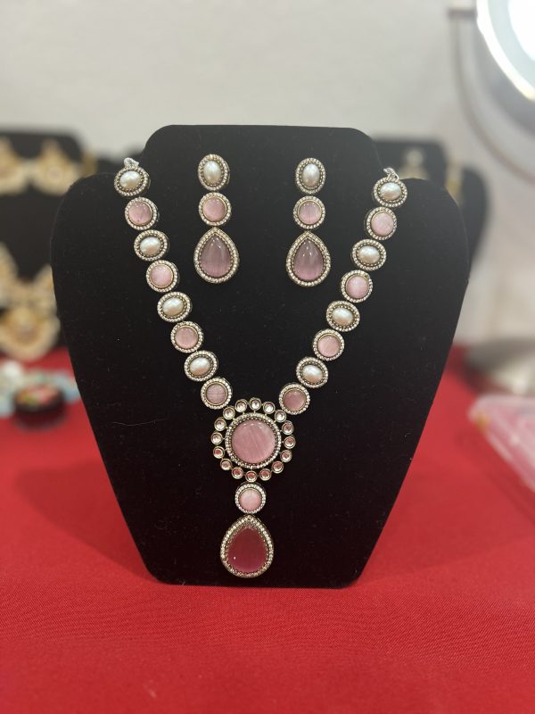 Kundan with Pearl set