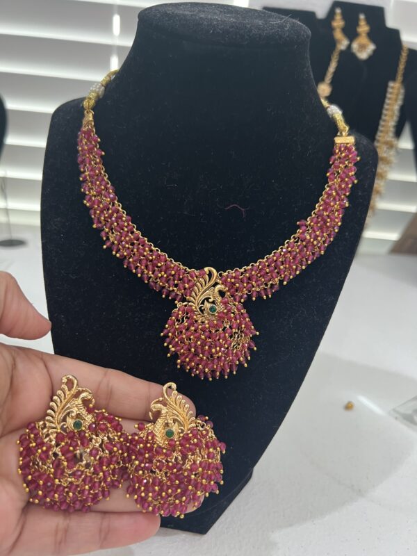 Red crystal neckset